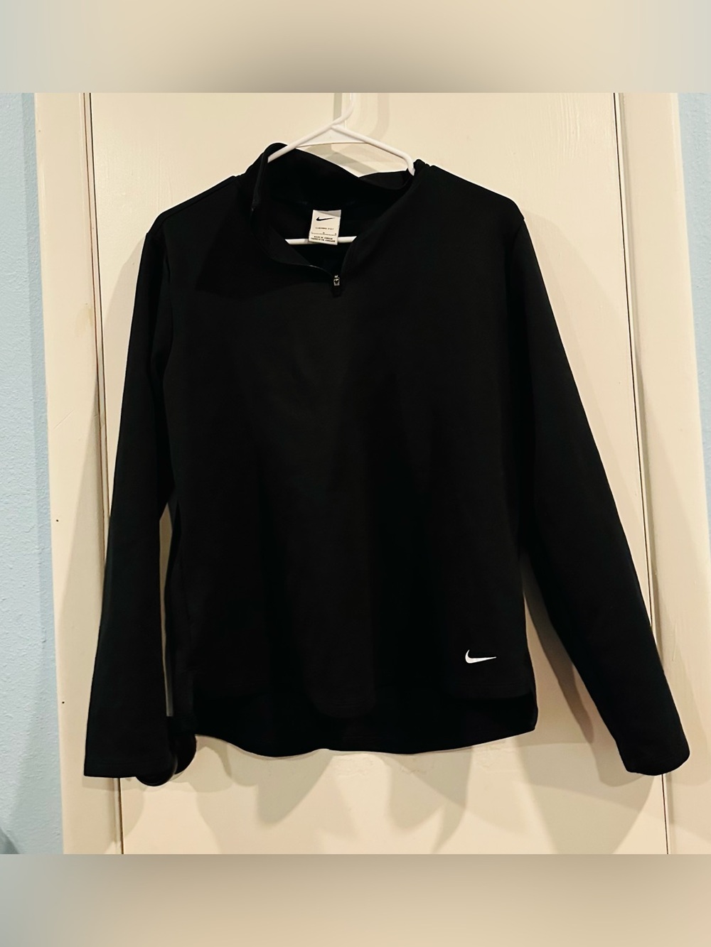 Nike Therma Fit unisex size LARGE Black Quarter-Zip Pullover with Swoosh
